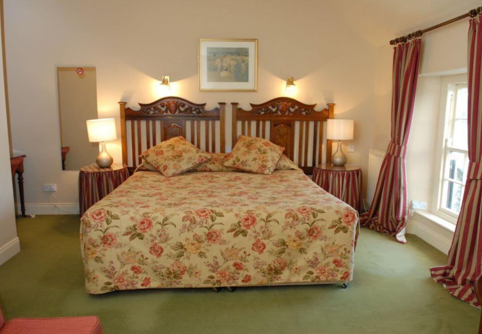 Londonderry Arms Hotel Carnlough Esterno foto