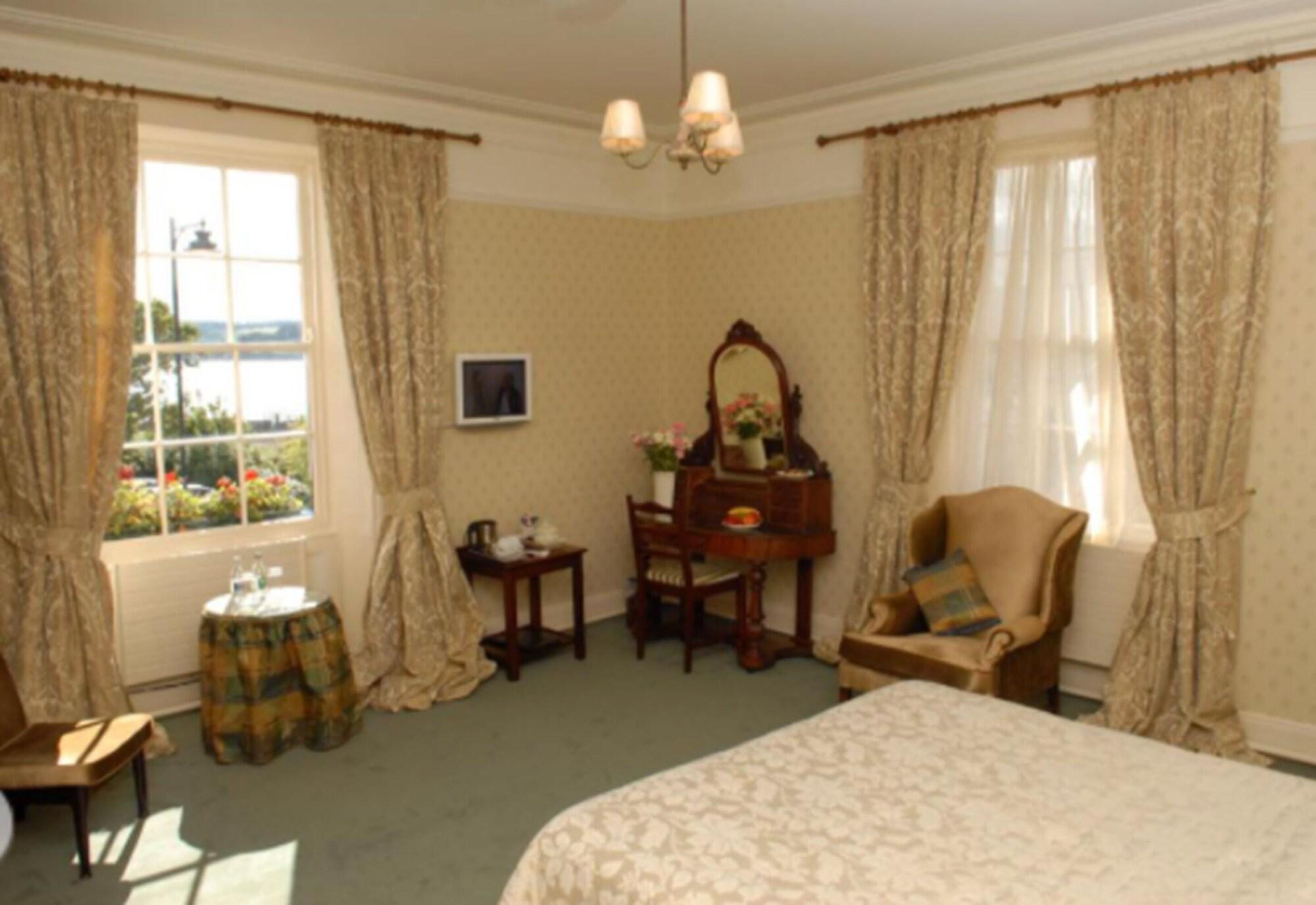 Londonderry Arms Hotel Carnlough Esterno foto
