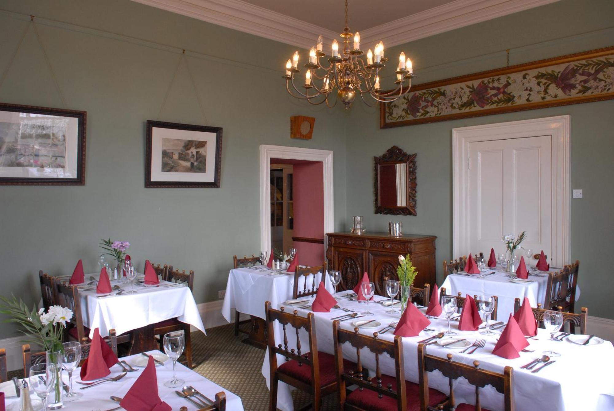Londonderry Arms Hotel Carnlough Esterno foto