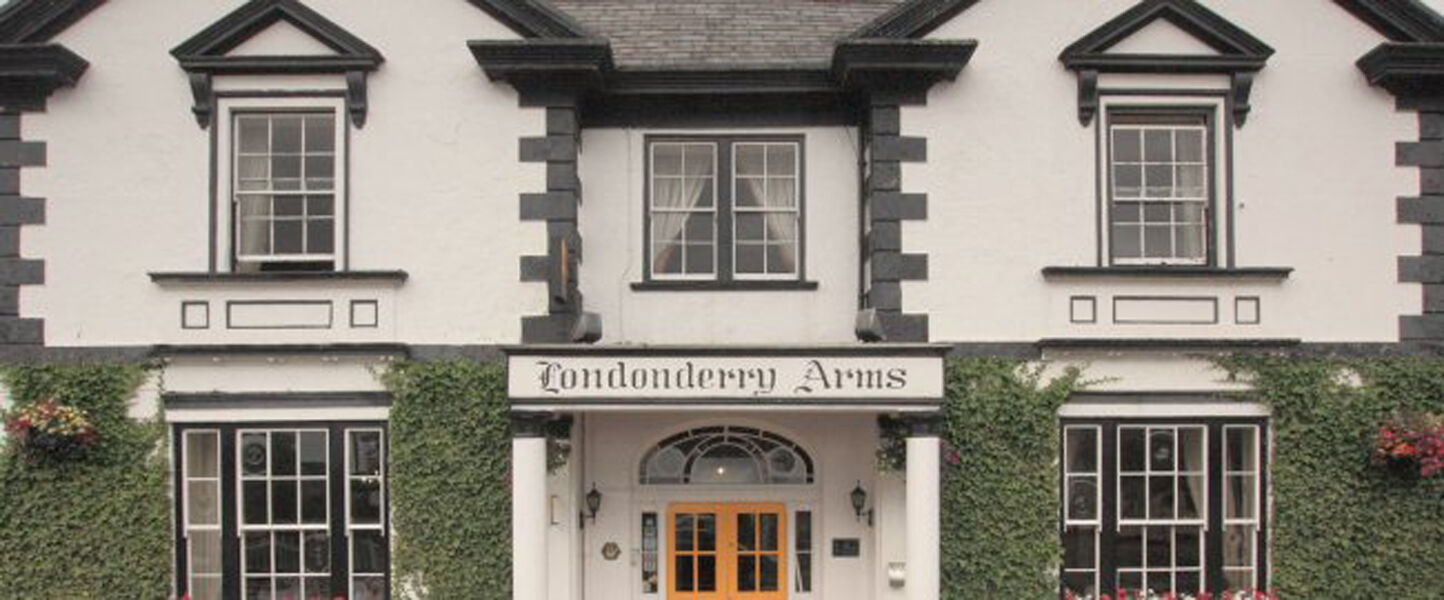 Londonderry Arms Hotel Carnlough Esterno foto